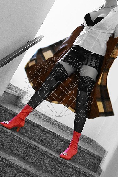 Foto 5 di Laura Signora Italiana girls Cuneo