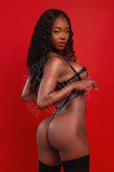 Foto 1 di Nia girls Mantova