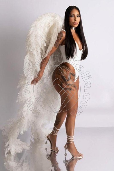 Foto 5 di Vitoria bittencourt girls Trento