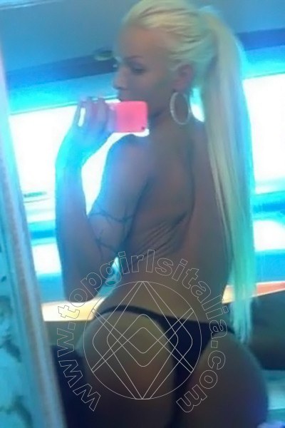 Foto selfie 12 di Edona james girls Stoccarda