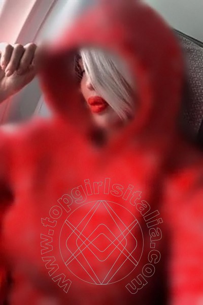 Foto selfie 6 di Edona james girls Stoccarda